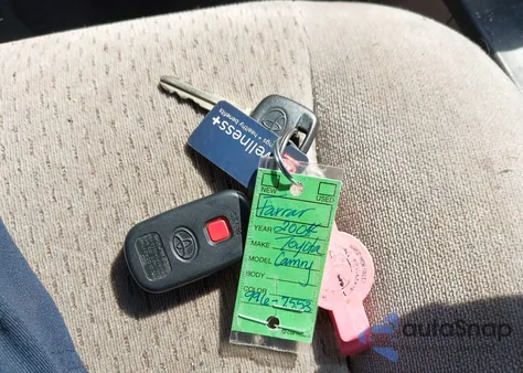 2004 Toyota Camry Le из США, поврежденный, VIN 4T1BE30K74U870531